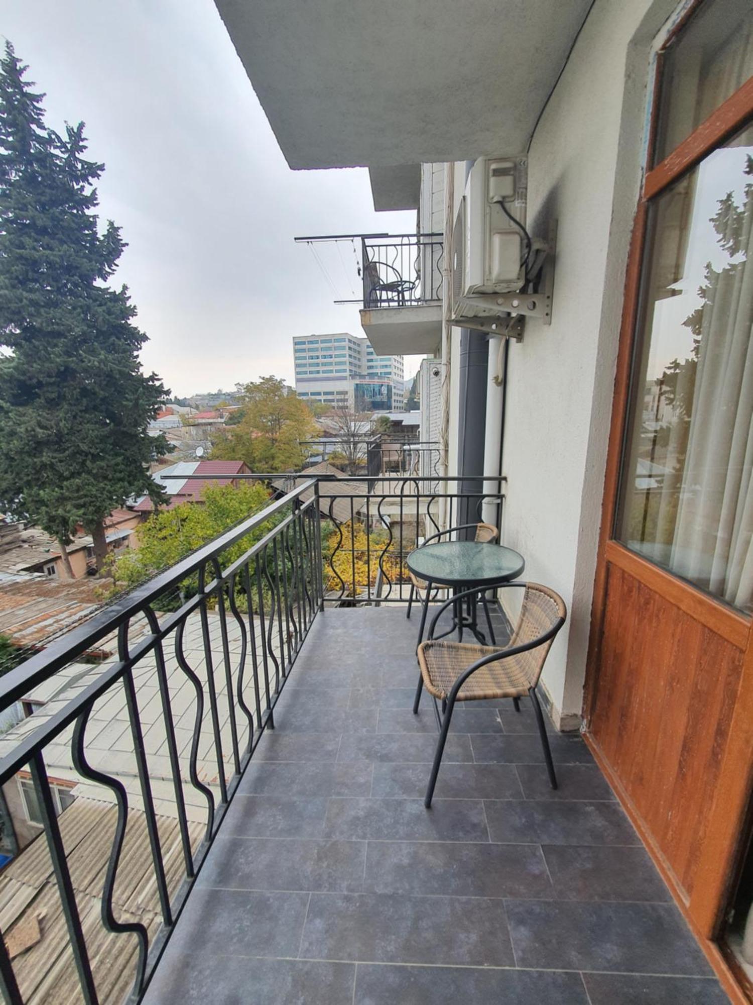 Dat Exx Apartments Тбилиси Стая снимка
